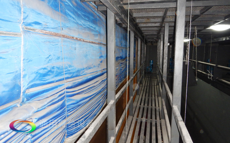 設置在舞臺上空，以金屬排架懸掛燈具的設備——燈光吊架Side lighting ladder通用舞臺阻燃幕布